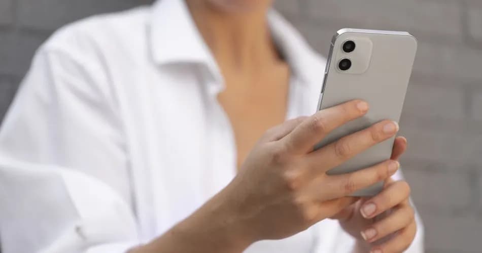 Vale a pena contratar empregada doméstica online? Entenda